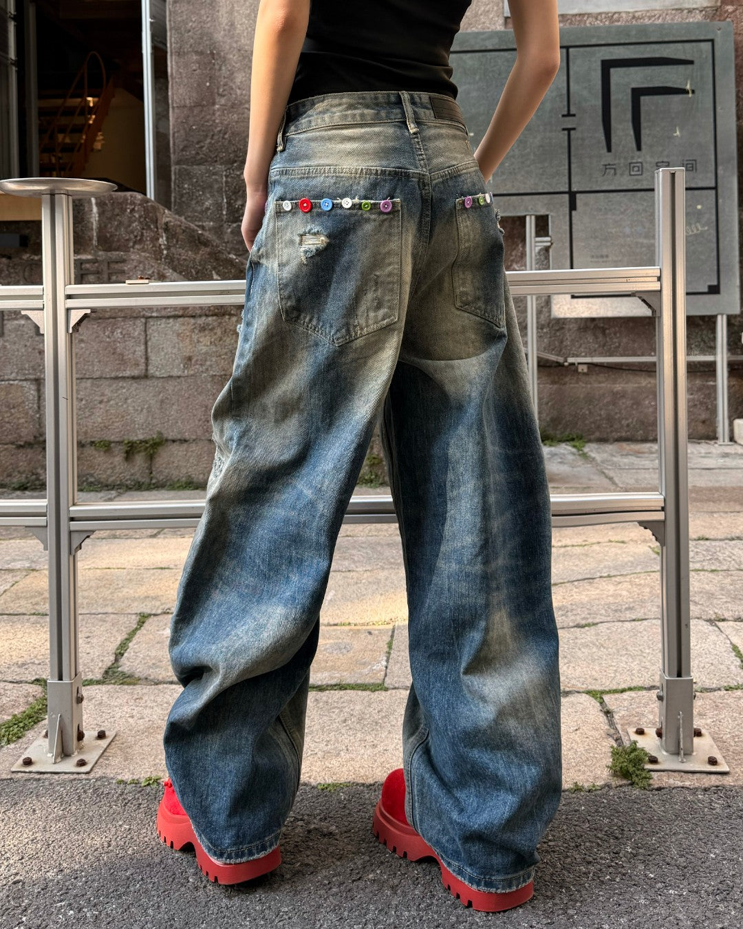 STEP BLOCK MT081 Vintage Mud-Washed Multi-Patch Baggy Jeans