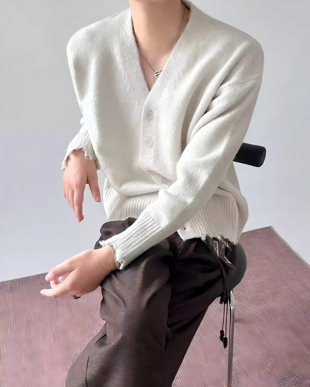 STEP BLOCK MT531 Distressed Hem V-Neck Knit Cardigan