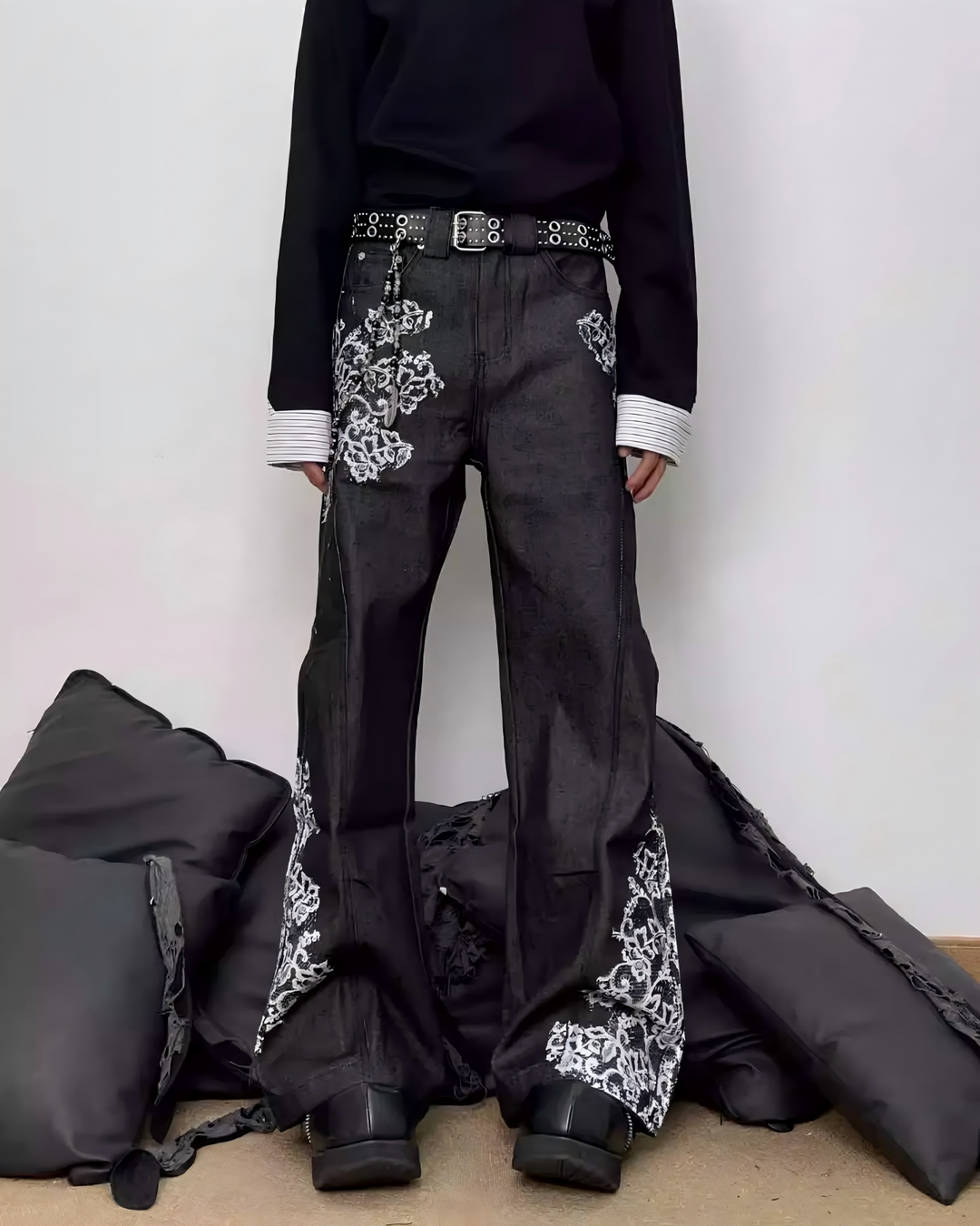 STEP BLOCK MT045 vintage black washed baggy jeans with white floral embroidery