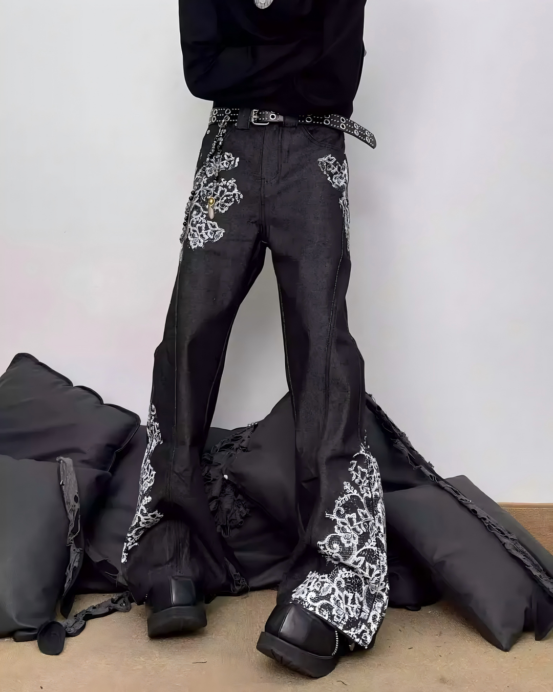 STEP BLOCK MT045 vintage black washed baggy jeans with white floral embroidery